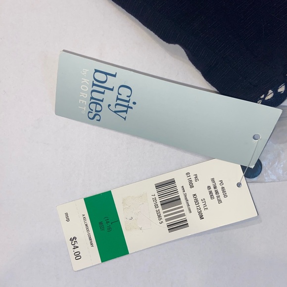 Button up - Picture 6 of 12